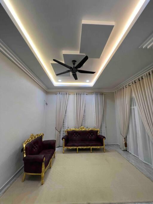 Majestic Homestay - Pasir Puteh Bagian luar foto